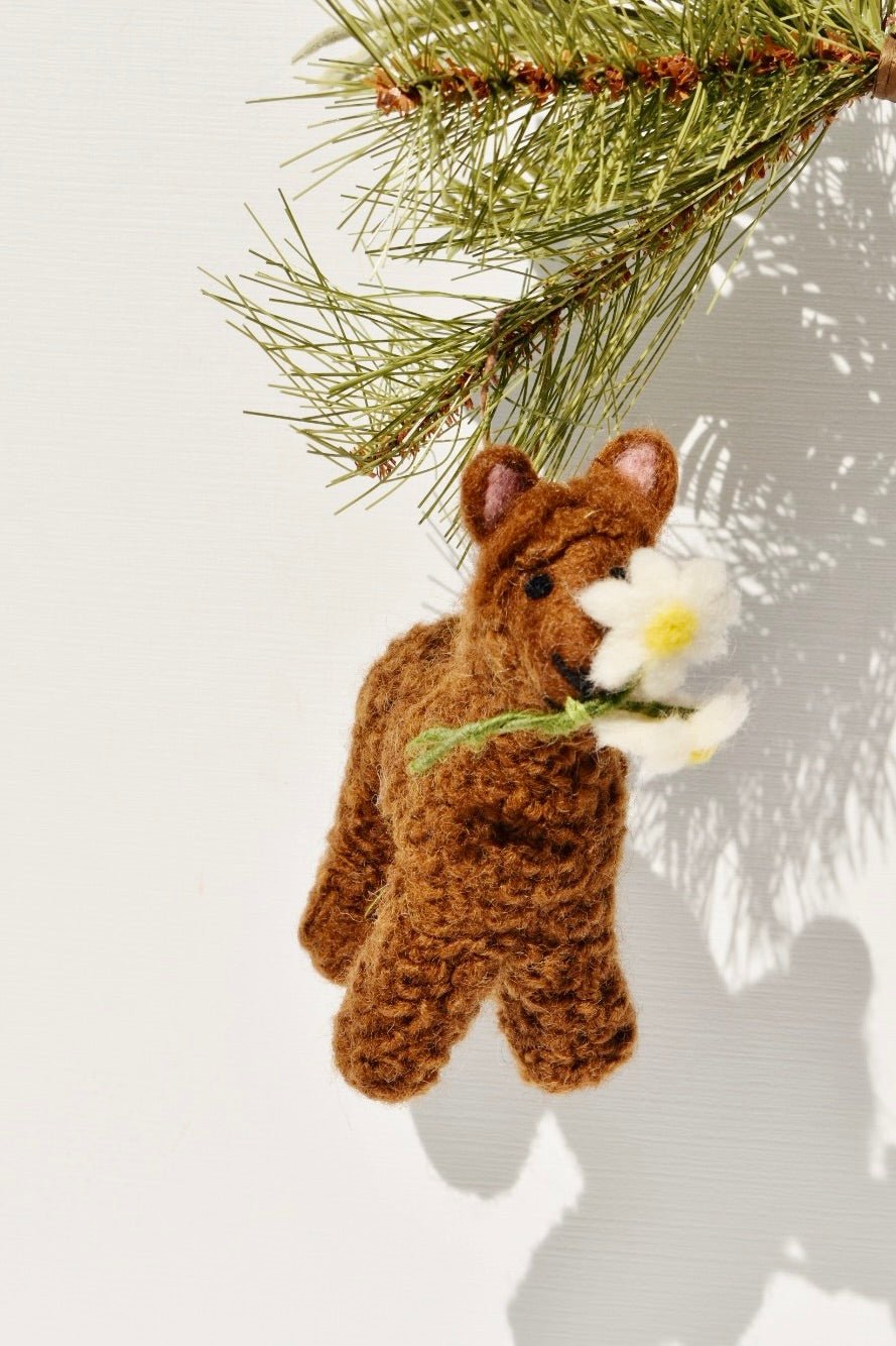 https://ardentmarket.com/cdn/shop/products/alpaca-felt-ornament-ardent-market-ardent-market-124461_889x1334.jpg?v=1697779357